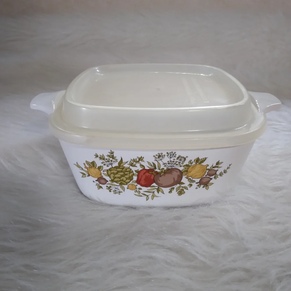 CORNINGWARE Spice Of Life 2 3/4 Cup Petite Casserole W/ Refrigerator Lid P-43-B